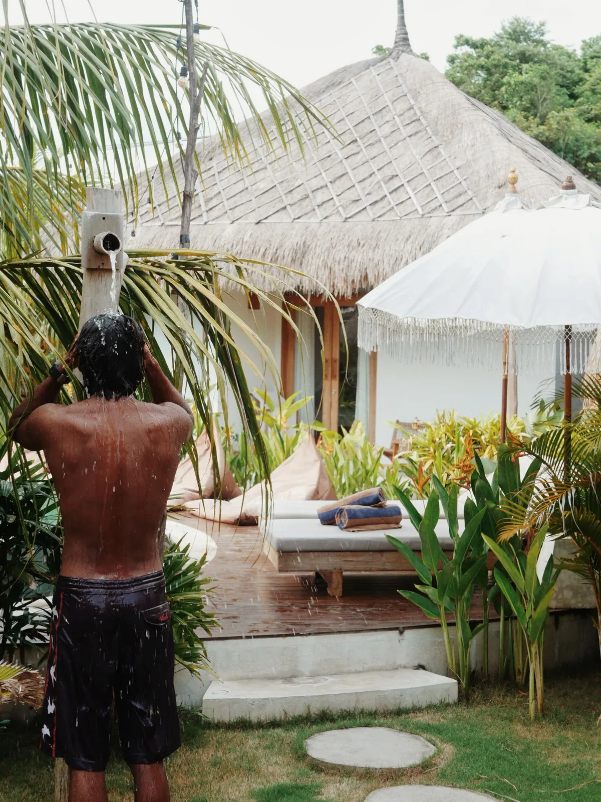 Garden and pool at Luana Lombok